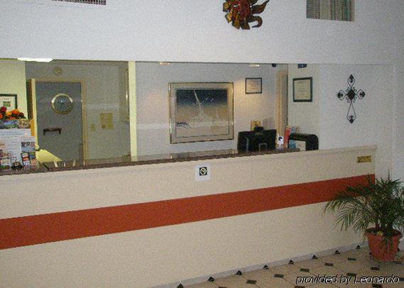 Econo Lodge Yemassee Interior photo